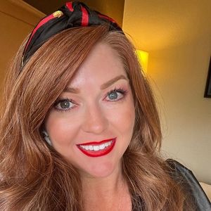 Meet your Posher, Toni